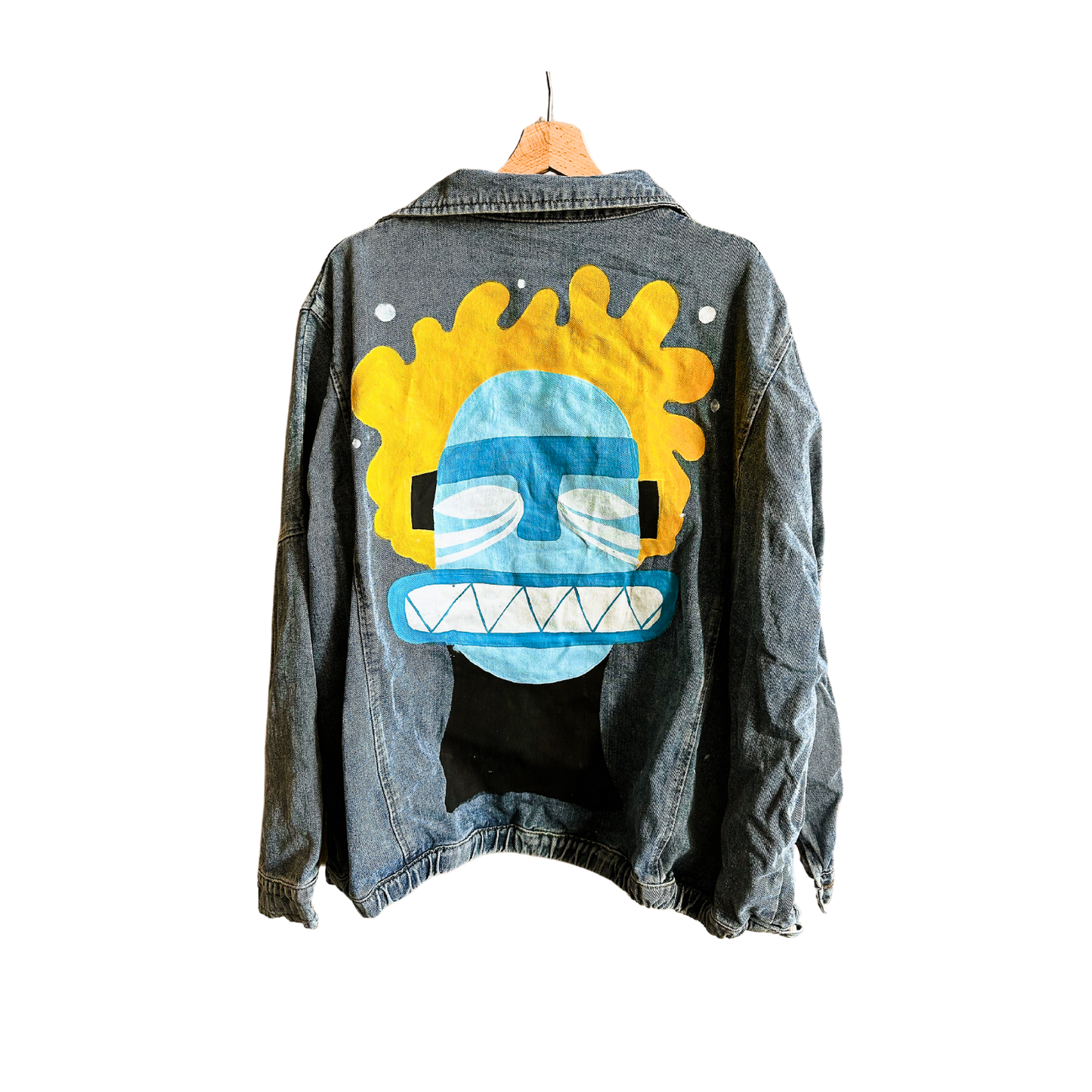 Handbemalte, Upcycled Jeansjacken mit Maskendesign